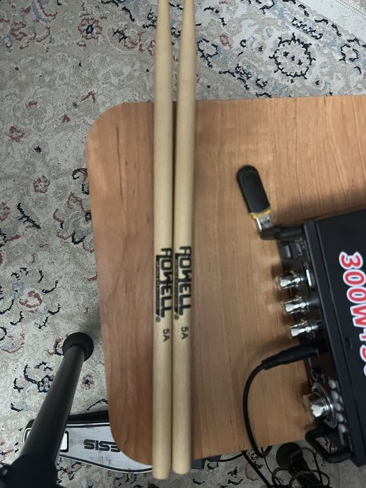 Продам электробарабанную установку Alesis