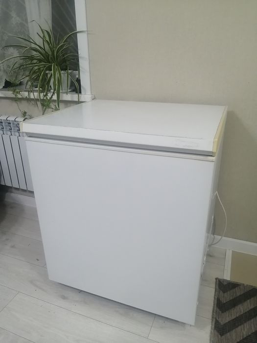Продам морозильную камеру