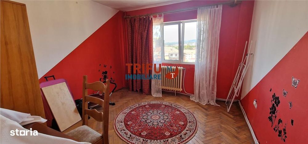 Apartament 3 camere de vanzare zona Centru