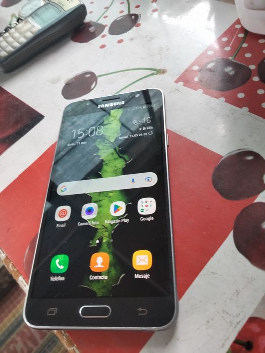 Vând Samsung Galaxy J7.2016.