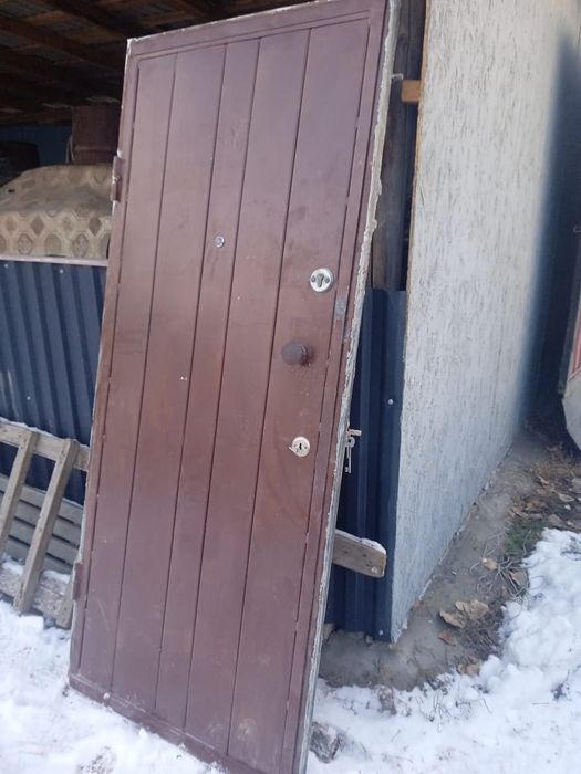 Железо есік сатылады