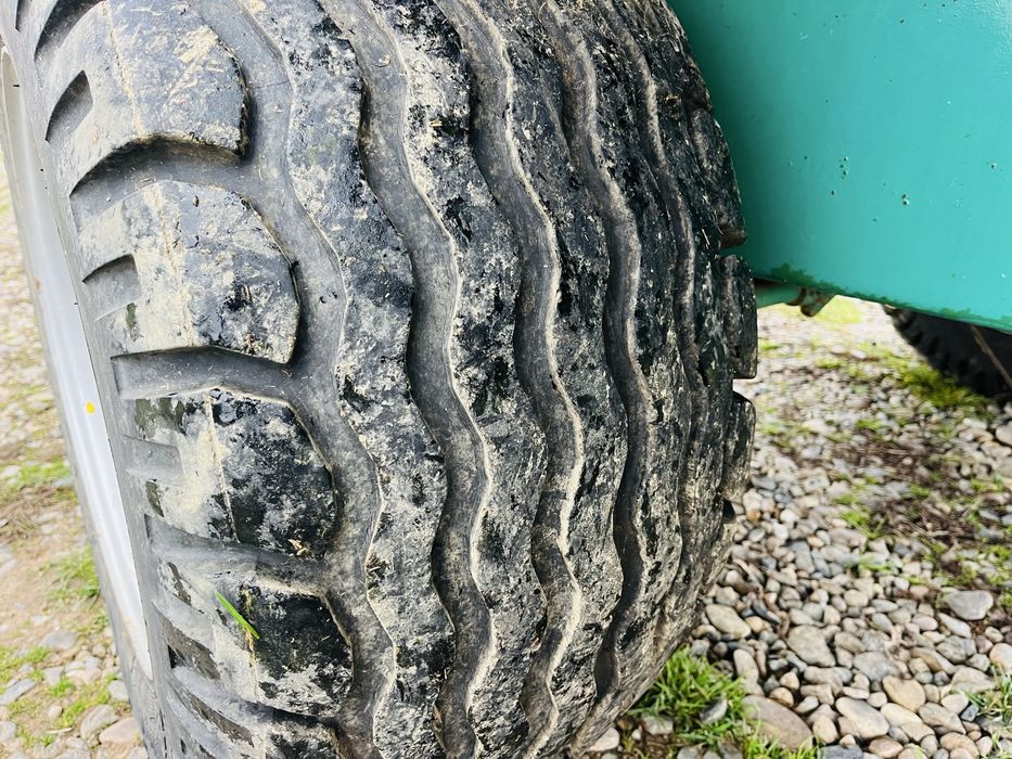 Mig gunoi, remorca de imprastiat balegar 6.5 Tone, Kirchner 3 lanturi