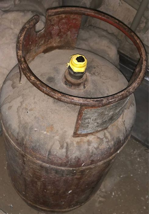 Газ боллон сатылады.