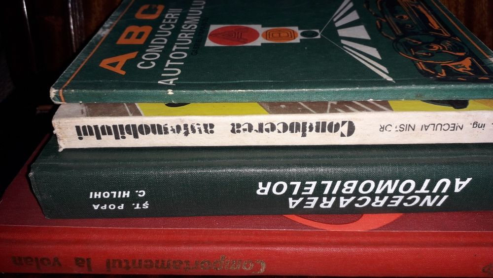 4 carti de spacialitate pt.conducatori auto