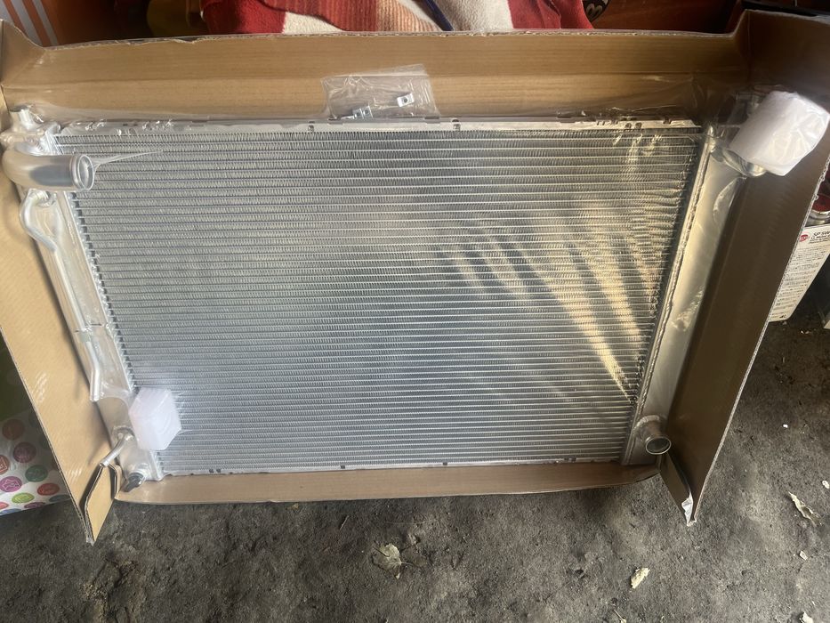 Продам радиатор от Альфарда