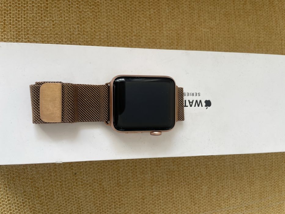Apple Watch series 3 gold
