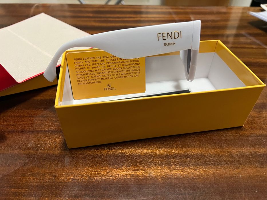 Дамски бели очила - чисто нови