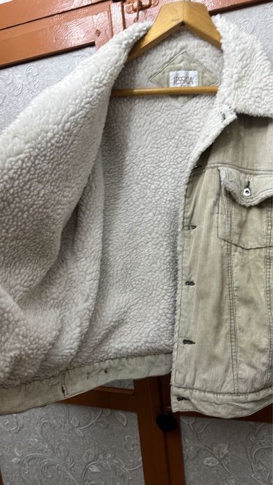 Продам  джинсвую кутрку зима