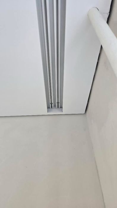 Ремонт натяжного потолка , слив воды