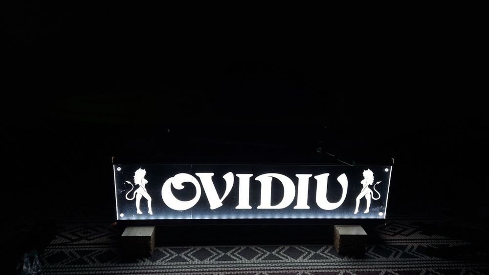 Plãcute luminoase personalizate