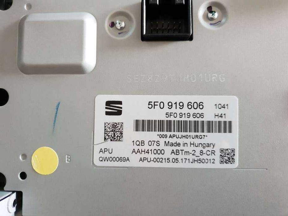 Монитор с номер  5F0919606 SEAT