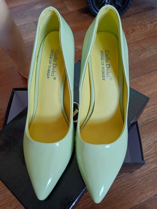 Туфли зеленого цвета