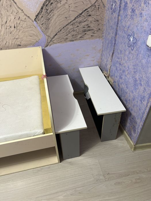 Кровать Б/у с полками