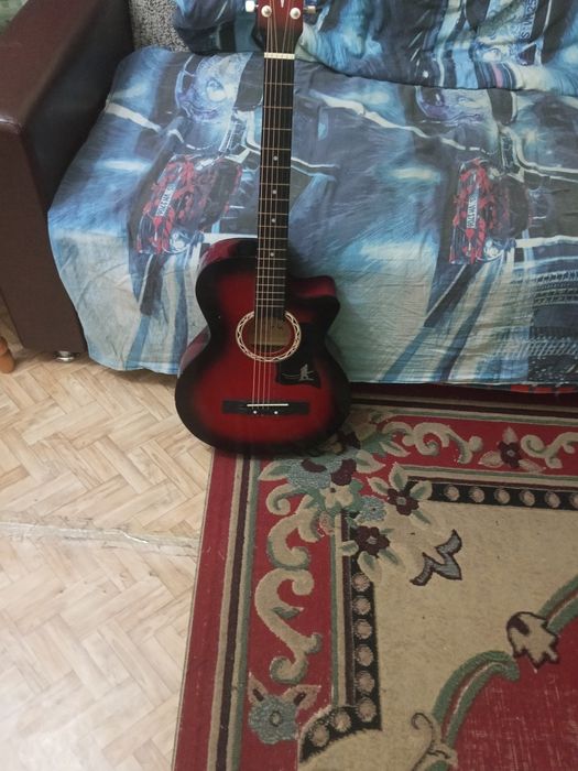 Гитара акустическая