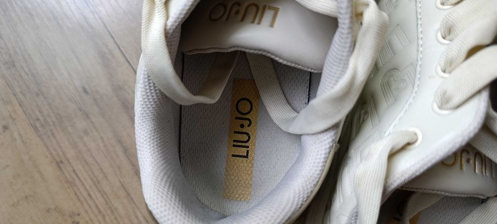 Adidas, Liu Jo и лоуфъри ест. кожа