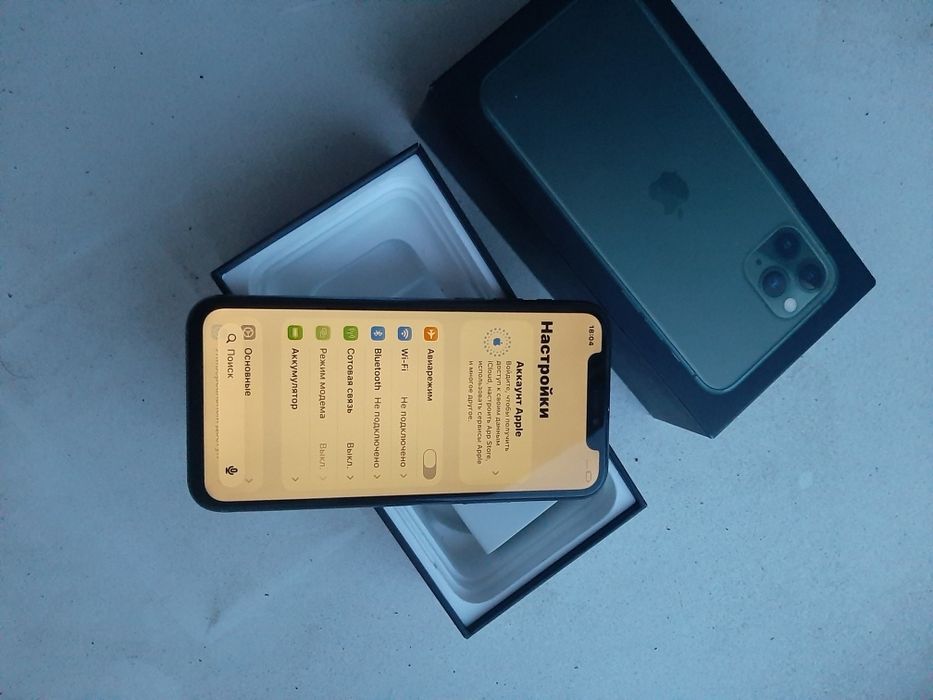 Iphone 11 Pro с документами