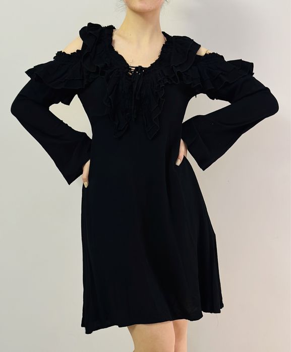 Платье с открытыми плечами Турция