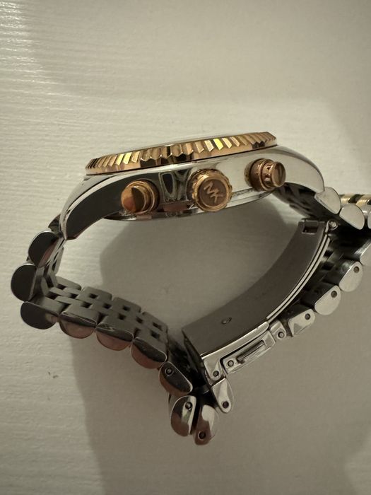 Дамски часовник Emporio Armani AR11092 и Бял дамски часовник VIP