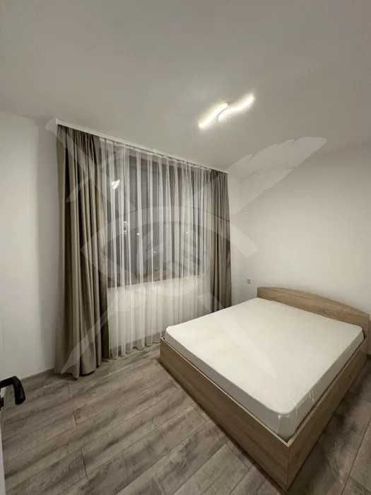 Дава се под наем Четиристаен апартамент в Варна, Възраждане 1 - 110 кв.м за 700 € - Снимка #2