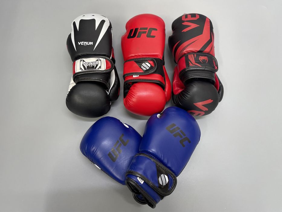 Боксёрские перчатки (бокс)