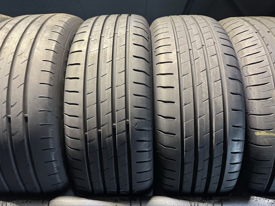 Anvelope 215/55/17 Falken