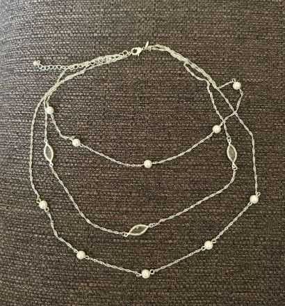 Дамско колие с перлички на три реда