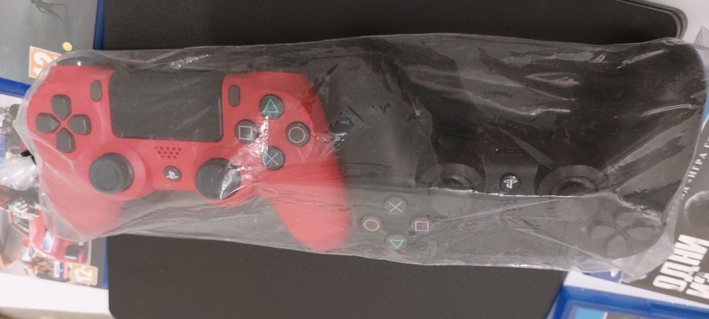 Продам 1 ТБ PS4 в идеальном состоянии