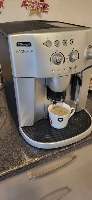 Expresor Delonghi Magnifica