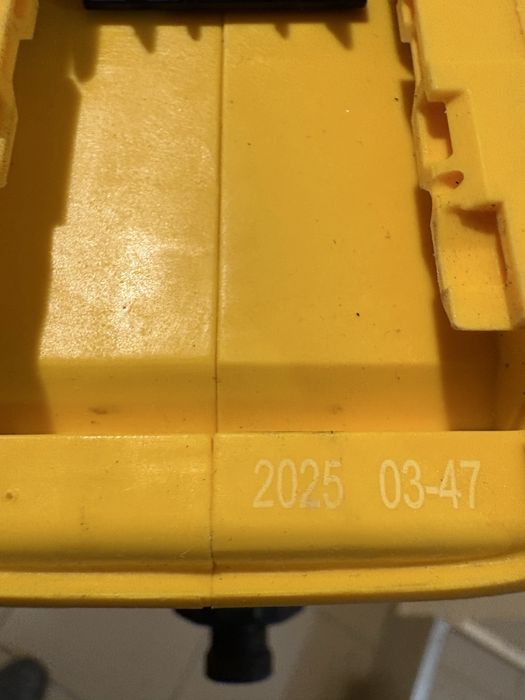 Продавам импакт DeWalt