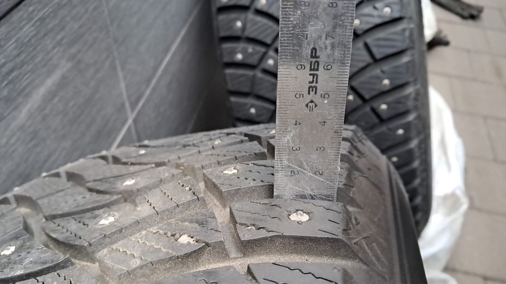 Продам зимнюю резину 265/55R20