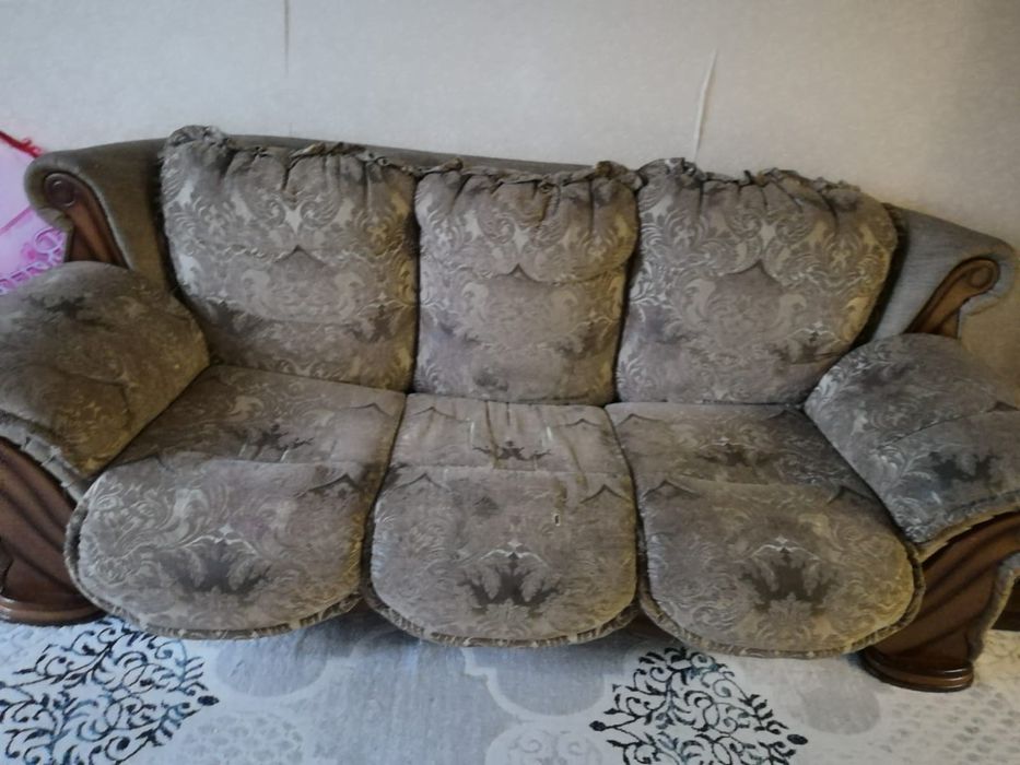 Отдам даром диван