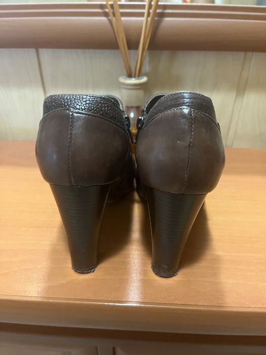 Кафяви кожени боти