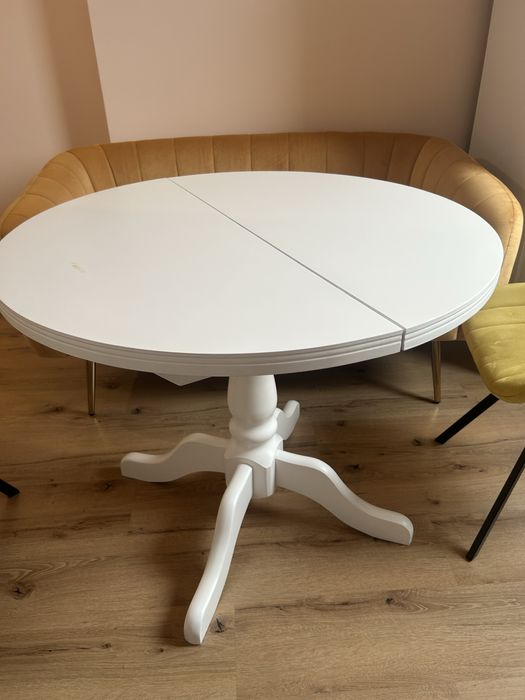 Маса, канапе и стол