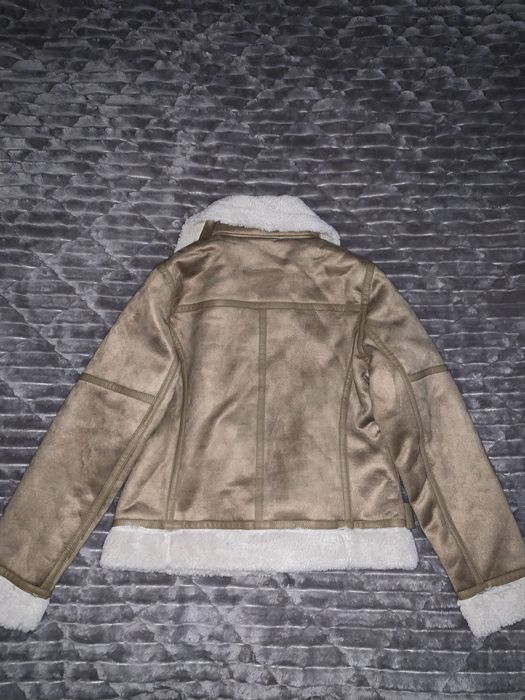 Geacă scurtă de piele întoarsă, mărimea M