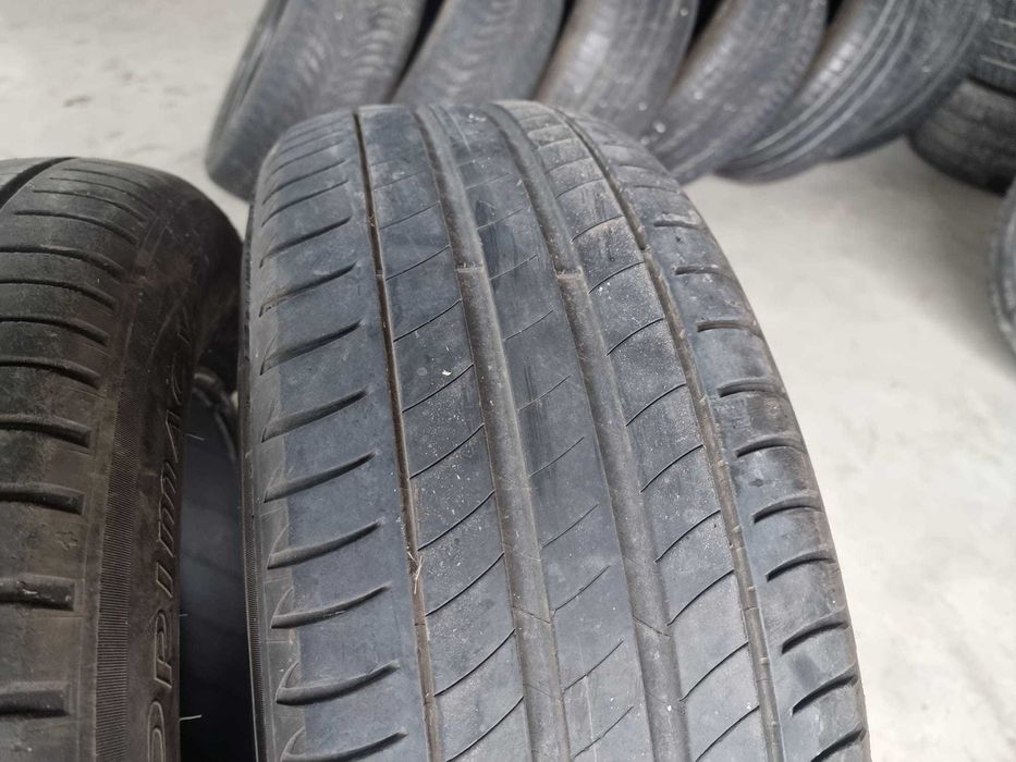 Set 4 Anvelope de VARA 225.60.16 'Michelin' ; stare buna