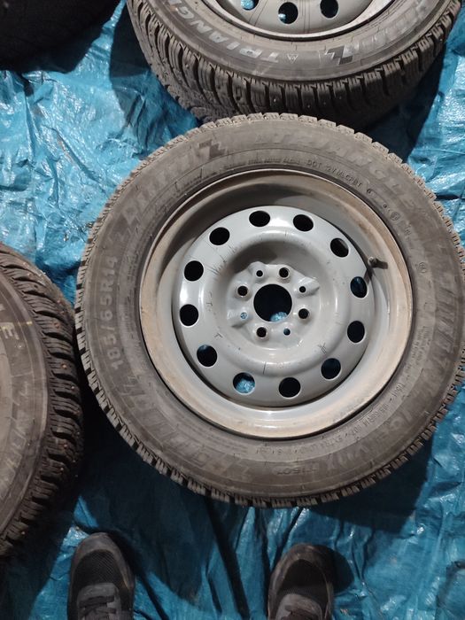 Продам комплект колес 4шт