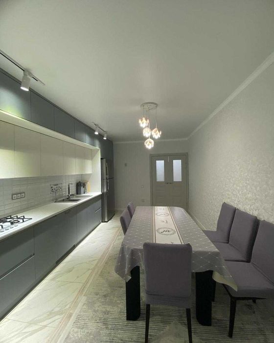 Продам 4 к кв р-н Алтын орда 135кв м с ремонтом