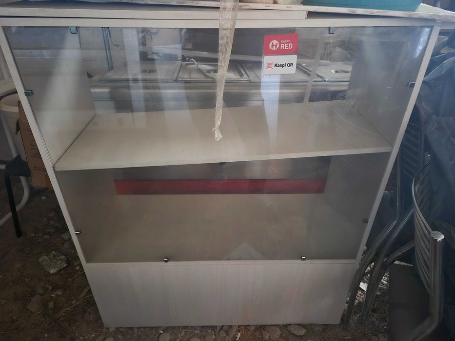 Полка витрина со стеклом