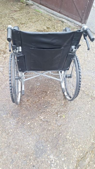 Scaun cu rotile din otel pliabil cu sezut de 46 cm