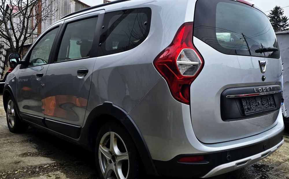 Dacia Lodgy Stepway 2019 1,5 dci 7 locuri Avariat dreapta fata