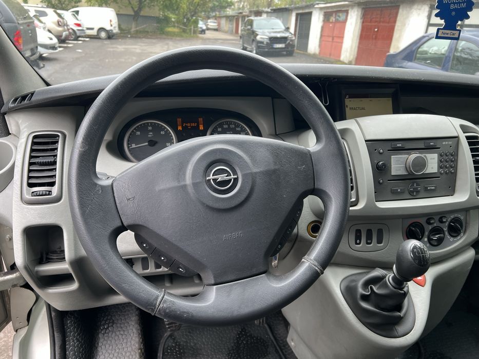 Vand OPEL VIVARO AN fabricatie 2010  Model Lung  Cabina Dubla