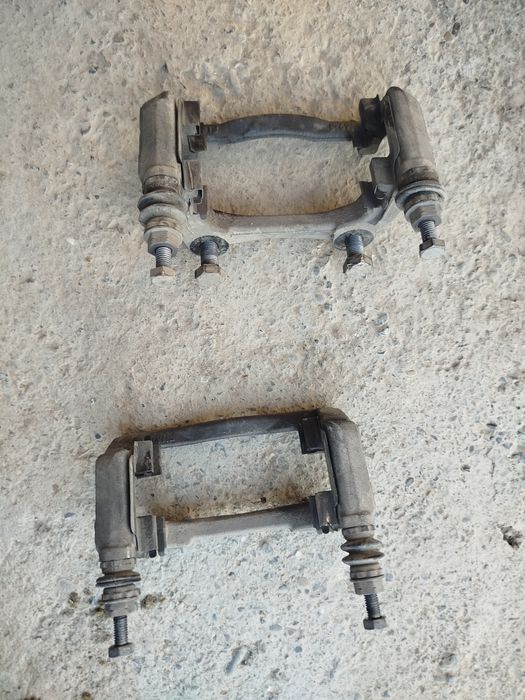 Largus moshina suber stoykasi strelka padushka yangi xolati