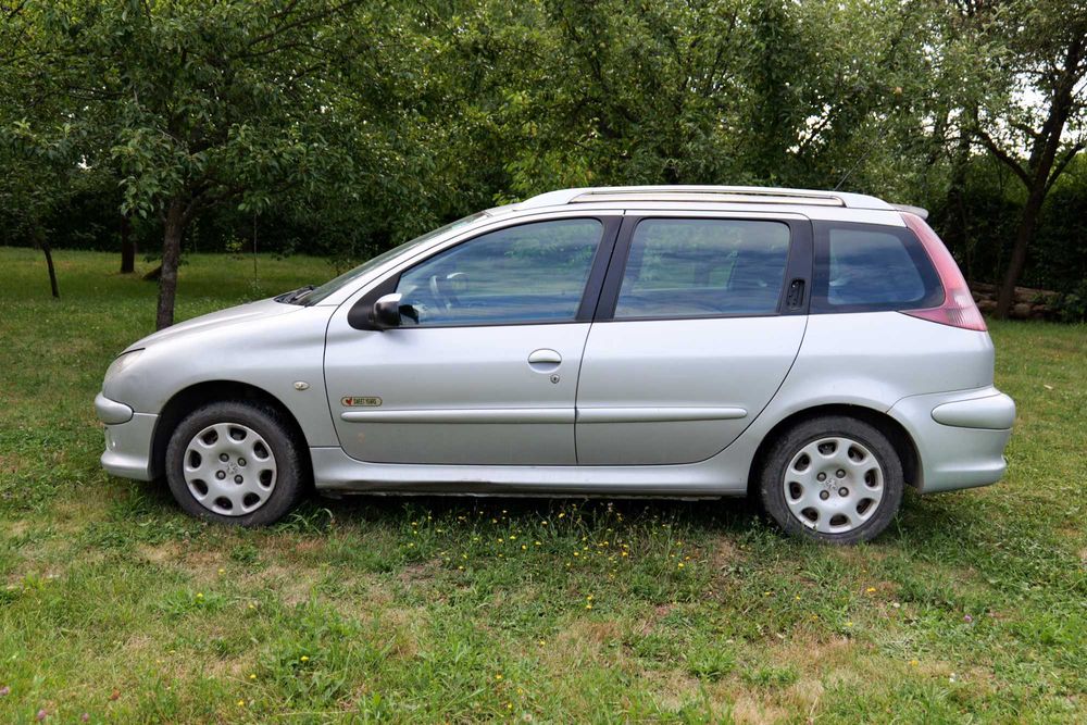 PEUGEOT 206