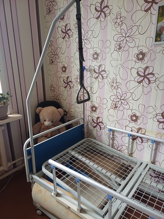 Медицинская кровать