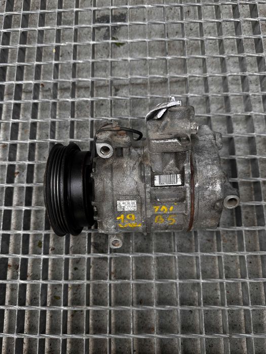 Compresor Clima Vw Passat B5.5 1.9 TDI cod 8D0260808 an 2000 - 2005 Audi A4 Skoda Superb