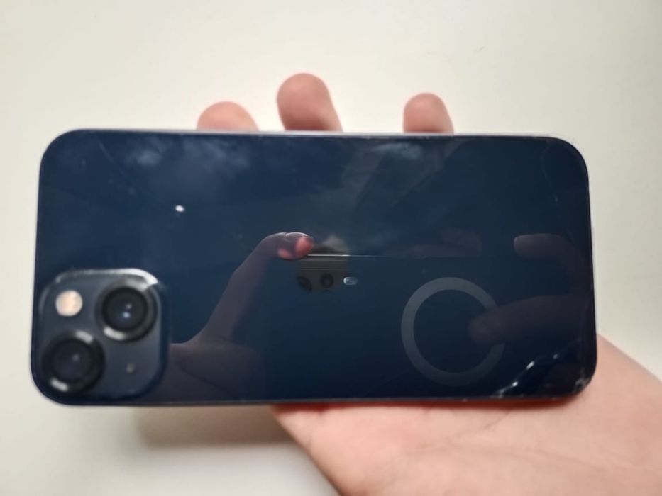 продам айфон 13  128гб