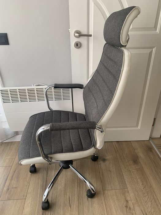 Офис стол сив,регулируем