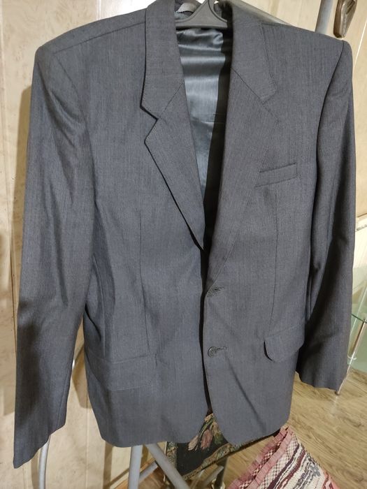 Костюм мужской продам