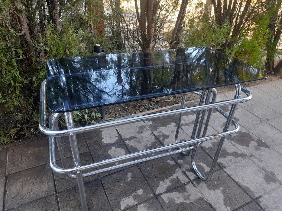 Витрина маса стъклена