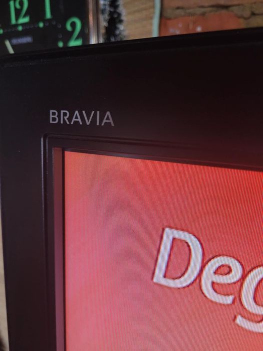 Сони 32 перфектно състояние  ново  комплект с видео и двд